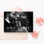 Elegantes Foto Save The Date<br><div class="desc">Diese klassische und elegante Ankündigung Datum freihalten-Karte verfügt über zwei Ihrer beliebten persönlichen Fotos mit moderner,  weißer Dekoration und Typografie.</div>