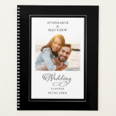 Elegantes Foto Script Moderne Schwarz-Weiß-Hochzei Planer (Vorderseite)