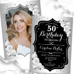 Elegantes Foto Silver Schwarz-weiß 50. Geburtstag Einladung<br><div class="desc">Elegante florale feminine 50. Geburtstagseinladung mit Ihrem Foto auf der Kartenrückseite. Glam-Design mit Imitaten Silber. Enthält weiße Rosen,  Skript-Schriftart und Konfetti. Ideal für ein stilvolles Party für Erwachsene. Personalisieren Sie Ihre persönlichen Daten. Kann für jedes Alter angepasst werden! Gedruckte Zazzle Einladungen oder Sofortdownload digitalen druckbaren Vorlage.</div>