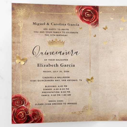 Elegantes Foto Spanische Rote Rose Gold Quinceaner Dreifach Gefaltete Einladung (Innen Erste Seite)