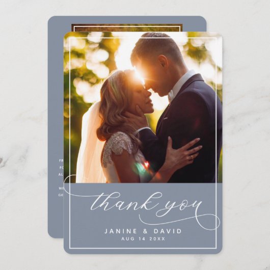 Elegantes Foto von Hand Lettered Dusty Blue Weddin Dankeskarte (Vorne/Hinten)