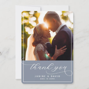 Elegantes Foto von Hand Lettered Dusty Blue Weddin Dankeskarte