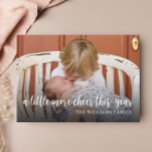 Elegantes Foto Weihnachts-Geburtstagskarte Feiertagskarte<br><div class="desc">Teilen Sie die Nachricht, dass Sie in diesem Jahr ein wenig mehr Beifall mit dieser eleganten Foto Weihnachtskarte. Personalisieren Sie Ihre Geburt mit 1 Foto vorne und 3 Fotos auf der Rückseite zusammen mit allen Informationen zum Geburtsstatus Ihres Babys. Besuchen Sie meine Weihnachtskarten-Sammlung, um alle Möglichkeiten der Weihnachtskarte zu sehen....</div>