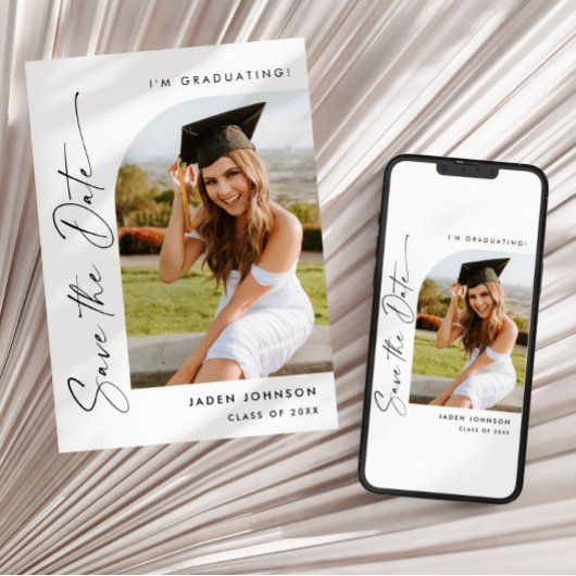 Elegantes Foto zur Minimalistischen Graduation Save The Date