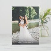 Elegantes Full Bleed and Arch Wedding Foto Dankeskarte (Stehend Vorderseite)