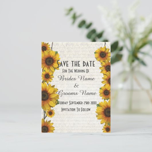 Elegantes Gelbblütenland Save the Date Ankündigungspostkarte (Stehend Vorderseite)