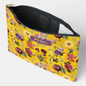 Elegantes gelbes Blumenmuster Monogramm Zubehörtasche (Offen)