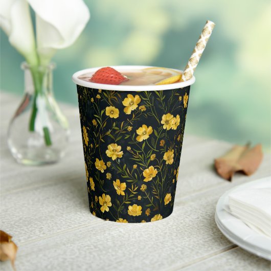 Elegantes gelbes Buttercup Blume Muster Party Pappbecher (In Situ)