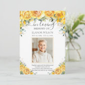 Elegantes Gelbes Foto Beerdigung Memorial Dankeskarte (Stehend Vorderseite)