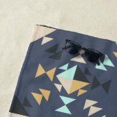 Elegantes geometrisches Muster in Mint, Gold und S Strandtuch (Beispiel)