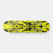 Elegantes Gesicht in Feuer- und Flammendesign Skateboard (Horizontal)