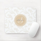Elegantes girly beige Blumenmustermonogramm Mousepad (Mit Mouse)