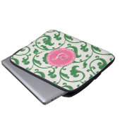 Elegantes girly grünes Blumenmustermonogramm Laptopschutzhülle (Vorne Knopf)