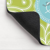 Elegantes girly grünes Blumenmustermonogramm Mousepad (Ecke)