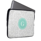 Elegantes girly silbernes Blumenmustermonogramm Laptopschutzhülle (Vorne Rechts)