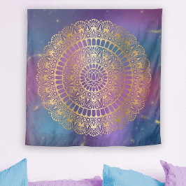 Elegantes Gold auf dem hellen Nebula Lotus Henna M Wandteppich