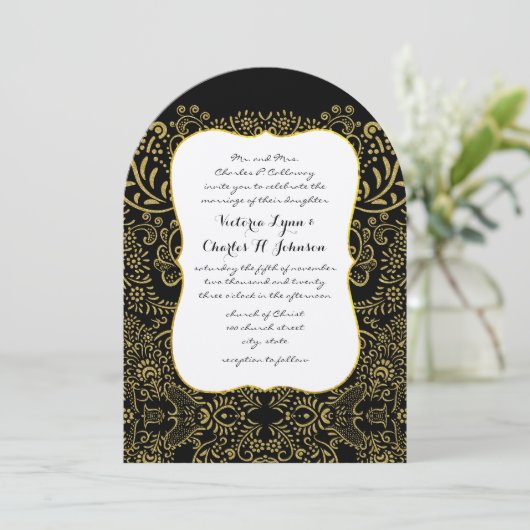 Elegantes Gold Black Mehndi Bridal Design Muster Einladung (Stehend Vorderseite)