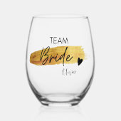 Elegantes Gold & Black Modern Typografy Team Bride Weinglas Ohne Stiel (Vorderseite)