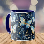 Elegantes Gold Blue Butterfly Pattern auf der Mari Tasse