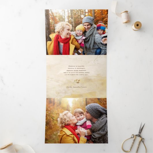 Elegantes Gold Botanisches Foto Dreifach Gefaltete Urlaubskarte (Innenseite)