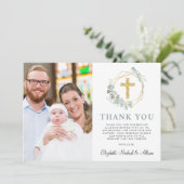 Elegantes Gold Cross Grüne Foto Collage Taufe Dankeskarte (Stehend Vorderseite)