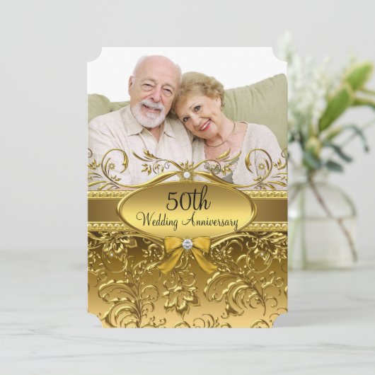 Elegantes Gold Damask Foto 50 Jahre Jubiläum Einladung (Stehend Vorderseite)