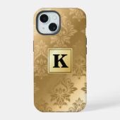 Elegantes Gold-Damaskus-Muster-Monogramm iPhone 15 Hülle (Rückseite)