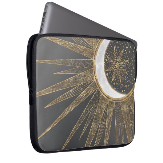 Elegantes Gold Doodles Sun Moon Mandala Design Laptopschutzhülle (Vorne Rechts)