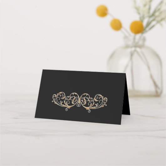Elegantes Gold in Black Wirbel Shield Wedding Platzkarte (Rückseite)