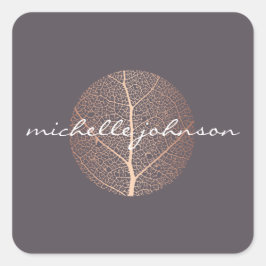 Elegantes Gold-Leaf-Logo auf Lila Rose Quadratischer Aufkleber