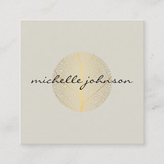 Elegantes Gold Leaf Logo auf Tan Quadratische Visitenkarte (Vorderseite)