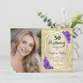 Elegantes Gold Lila Foto 50. Geburtstag Einladung (Stehend Vorderseite)