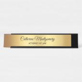 Elegantes Gold mit Black Script Typografy Anwalt Schreibtischnamensplakette (Vorderseite )