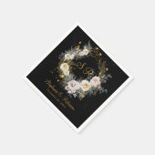 Elegantes Gold Monogramm auf schwarzem Hochzeitspa Serviette (Ecke)