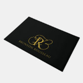Elegantes Gold-Schwarz-Monogramm Fußmatte (Schrägansicht)