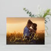 Elegantes Gold-Script | Foto Overlay Save the Date Folieneinladung (Stehend vorne)