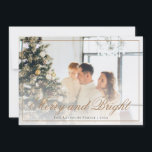Elegantes Gold Script Merry and Bright Foto Feiertagskarte<br><div class="desc">Elegante Gold Script Merry and Bright Foto Holiday Card</div>