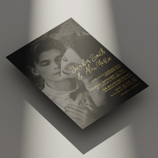 Elegantes Gold Script Portrait Foto Hochzeit Folieneinladung