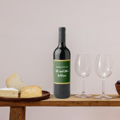 Elegantes Gold-Script und Rahmen auf grünen Weinet Weinetikett