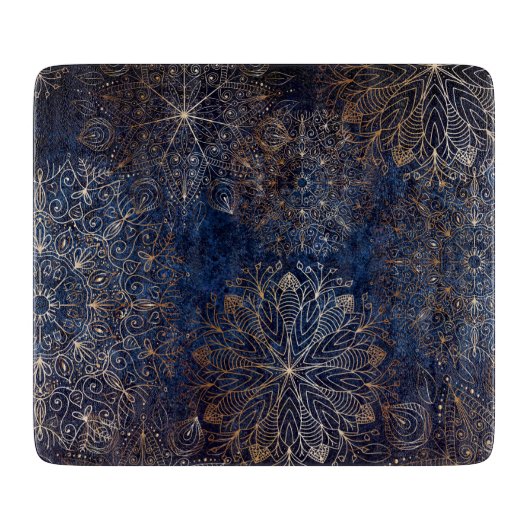 Elegantes Gold- und Dark Blue Floral Mandala Muste Schneidebrett (Vorderseite)
