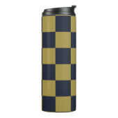 Elegantes Gold- und Navy-Blue-Checkered-Muster Thermosbecher (Nach links gedreht)