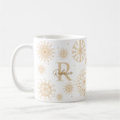 Elegantes Gold Winter Themed Snowflake Monogramm Kaffeetasse (Links)