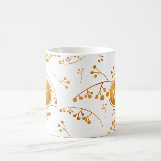 Elegantes Goldbeerenmuster aus Monogramm Kaffeetasse (Mittel)
