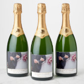 Elegantes Golden Script Wedding Foto Schaumweinetikett (Flaschen)