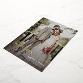 Elegantes Goldenen Foil-Script Einfach 2-Foto Hoch Folieneinladung (Gedreht)