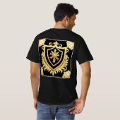 Elegantes goldenes Emblem mit Verziertem Schild T-Shirt (Schwarz voll)