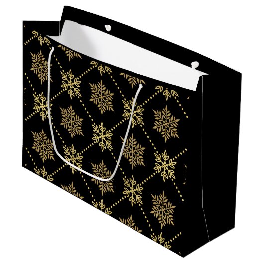 Elegantes goldenes Schneeflocken-Muster Große Geschenktüte (Vorderseite Schrägansicht)