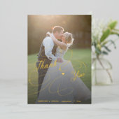 Elegantes goldenes Skript 2 Foto Hochzeit Dankesch Folieneinladung (Stehend vorne)