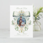 Elegantes Goldenes Wappen mit grünem Bow | FOTO Save The Date (Stehend Vorderseite)