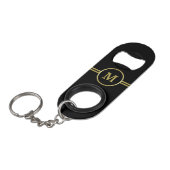 Elegantes Goldmonogramm auf schwarz Mini Flaschenöffner (Vorderseite Schrägansicht)